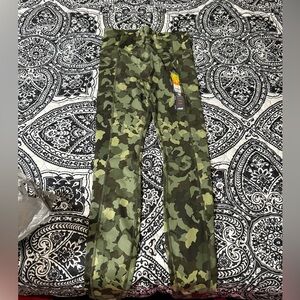 6/$10 Avia  camo leggings NEW